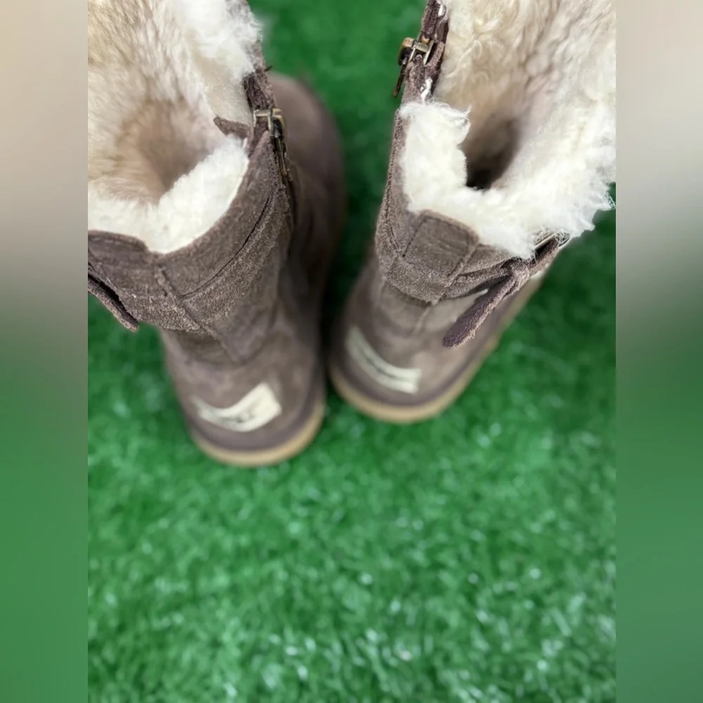 Ugg Magda 1017352K Brown kids‎ Water Resistant Boot Size 13